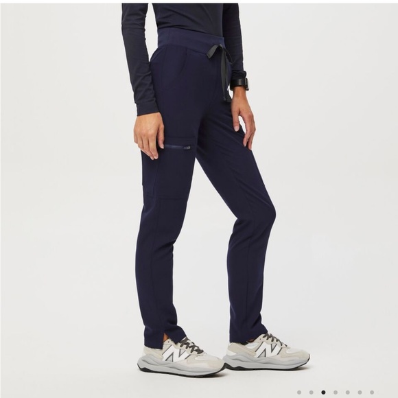 Figs Yola Skinny Scrub Pants - Picture 6 of 9